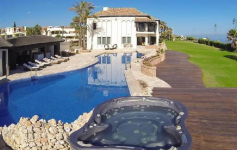 An exceptional villa with a large plot of 5000m 2,